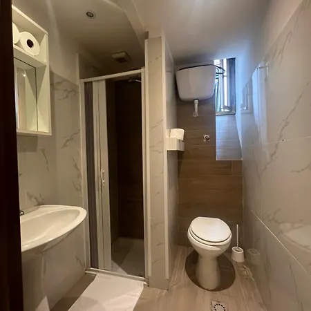 Giovanni's Place 로마