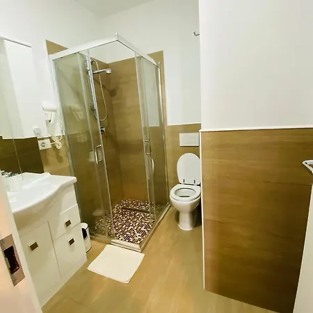 בית הארחה Giovanni's Place *